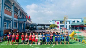 Tổ mẫu giáo 5 tuổi Trường mầm non Kỳ Ninh giao lưu thể dục thể thao
