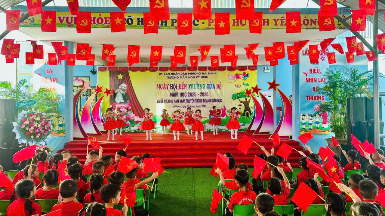 Trường Mầm non Kỳ Ninh long trọng tổ chức lễ khai giảng năm học mới và kỷ niệm 80 năm ngày  truyền thống Ngành Giáo dục