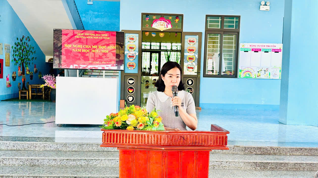 Cô giáo Phạm Thị Hương Lan - Kế toán nhà trường