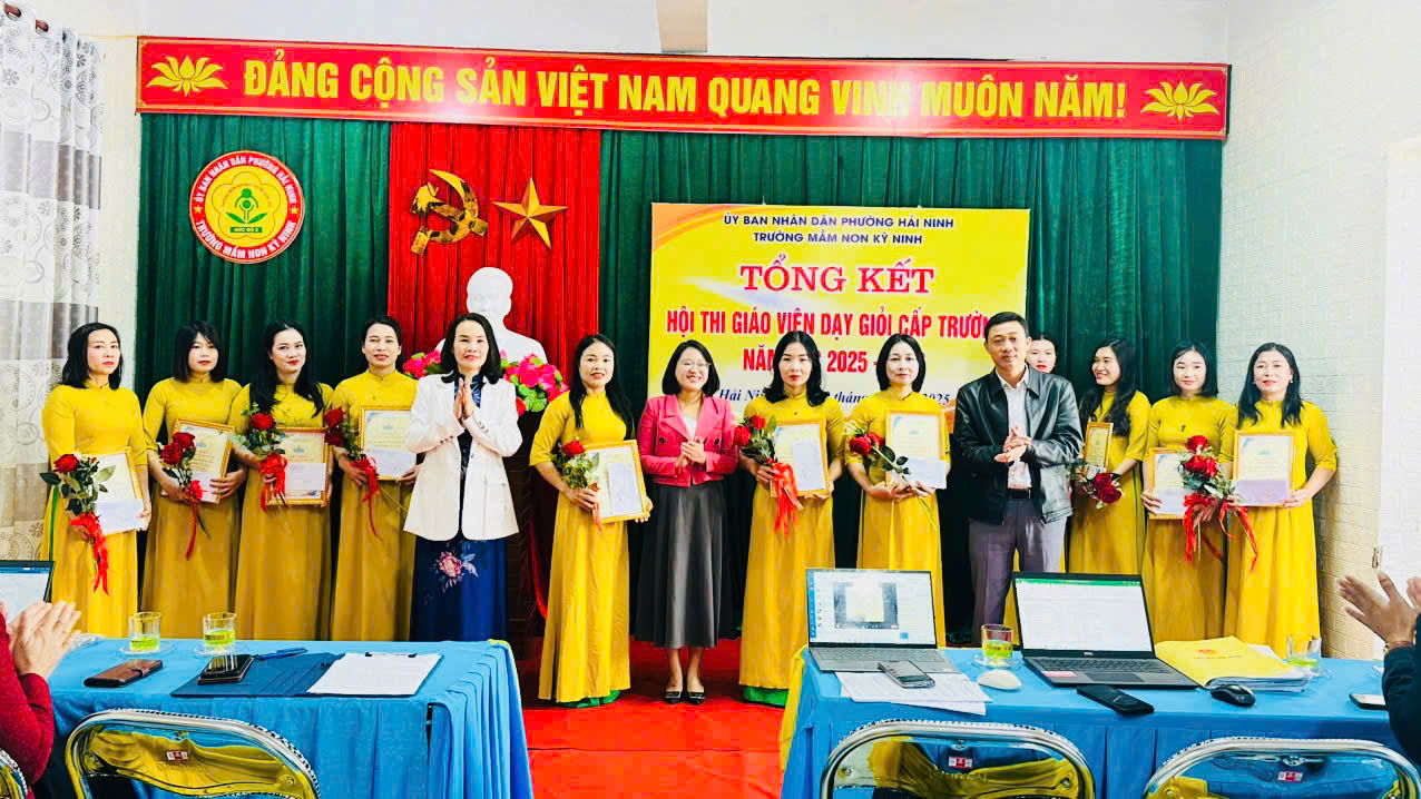 Trường Mầm non Kỳ Ninh tổng kết hội thi giáo viên dạy giỏi cấp trường năm học 2025–2026. Tôn vinh những người ươm mầm tương lai